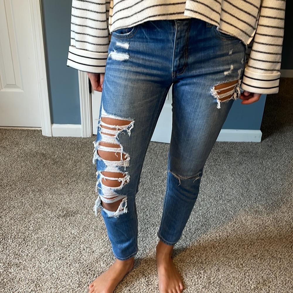 American Eagle distressed button up 00 short